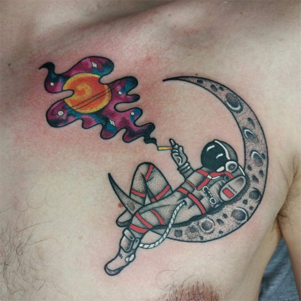 Tattoo galaxy phi hành gia