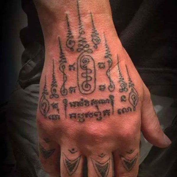Tattoo khmer bàn tay