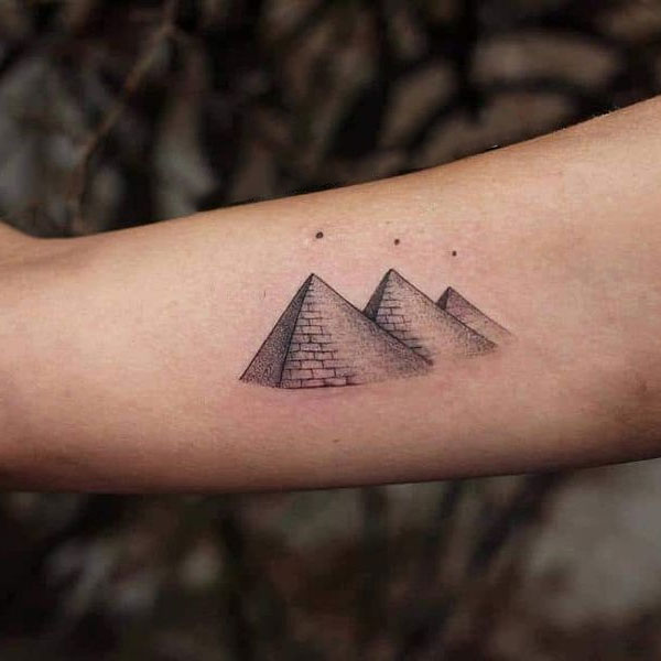 Tattoo kim tự tháp đẹp