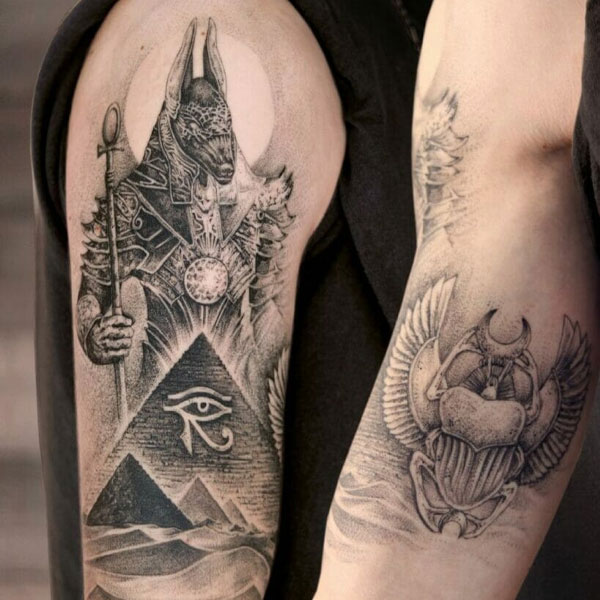 Tattoo kim tự tháp thần rabius