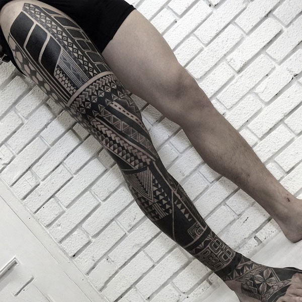 Tattoo kín chân khung