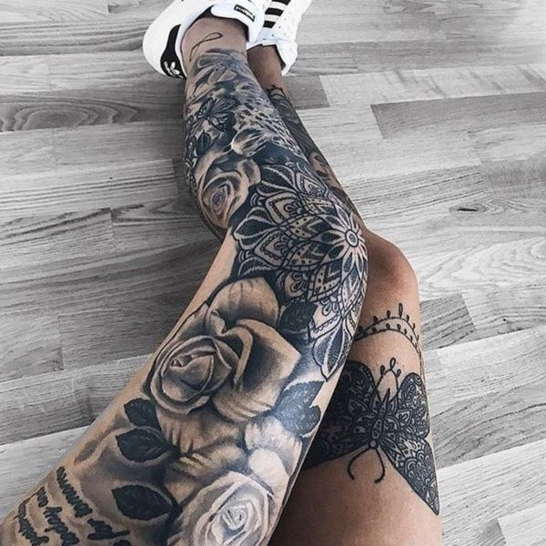 Tattoo kín chân trắng đen