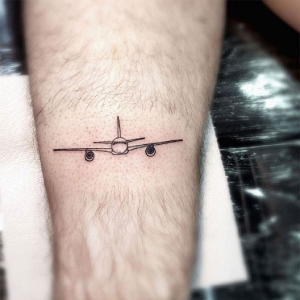 Tattoo máy bay chân đẹp