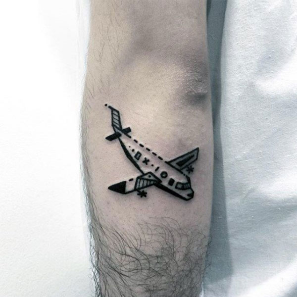 Tattoo máy bay dành cho nam