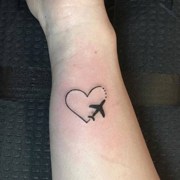 Tattoo máy bay tay đẹp