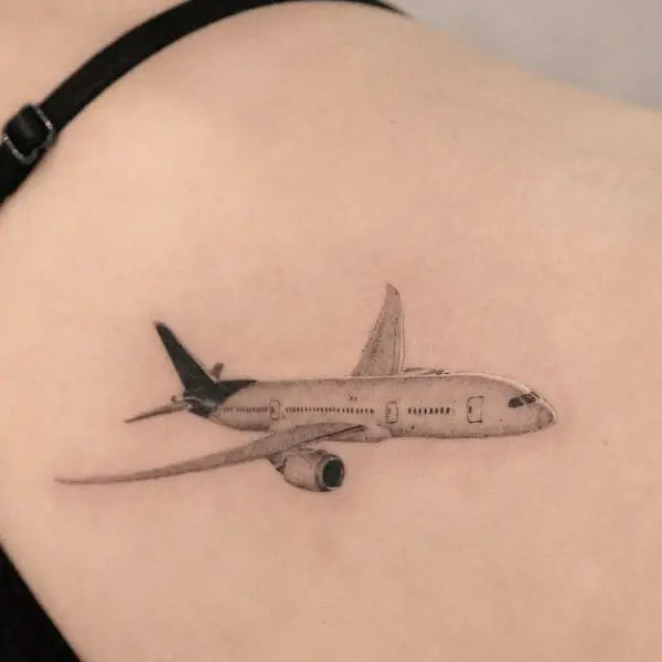 Tattoo máy bay thương mại