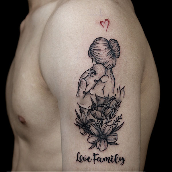Những ý tưởng tattoo mẹ ôm con đầy tình cảm và ý nghĩa