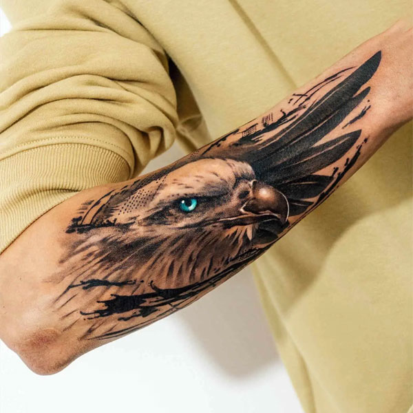 Tattoo mệnh hỏa đại bàng cánh tay