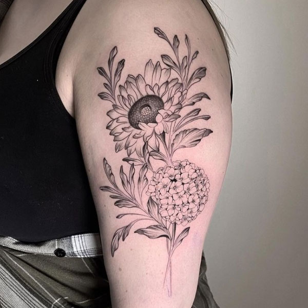 Tattoo mệnh hỏa hoa hướng dương bắp tay đẹp