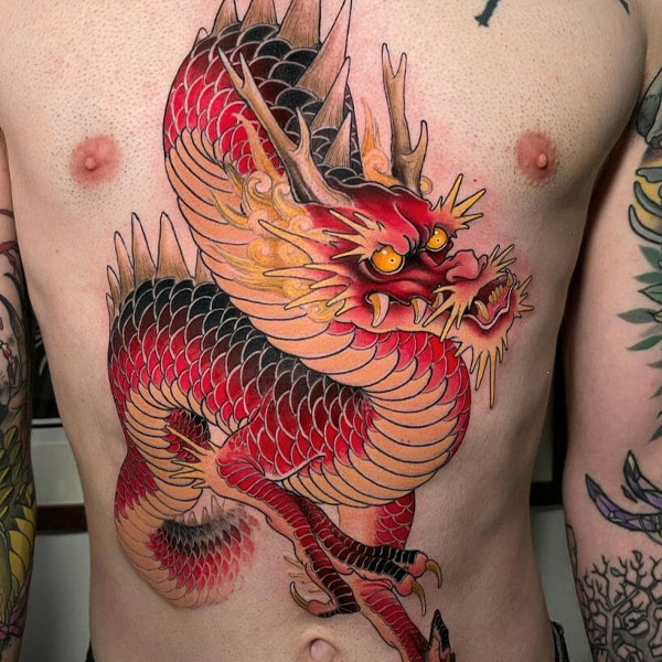 Tattoo mệnh hỏa rồng ở ngực đẹp