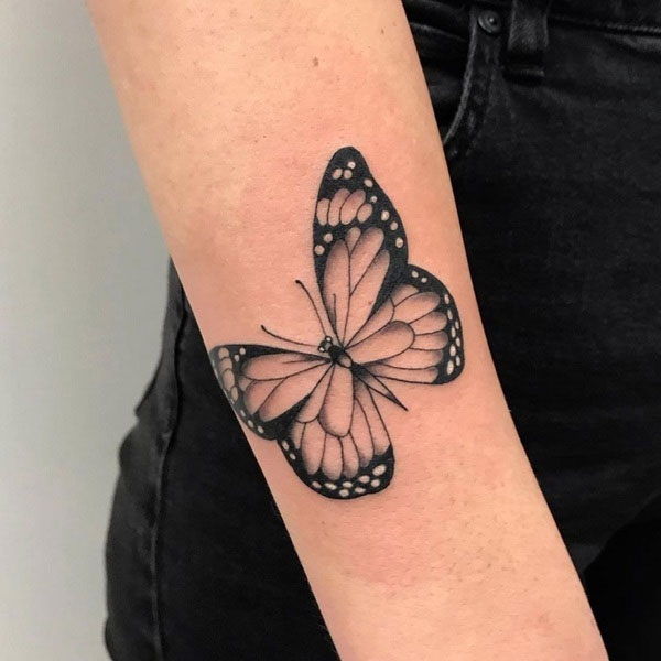 Tattoo mệnh kim bươm bướm cute