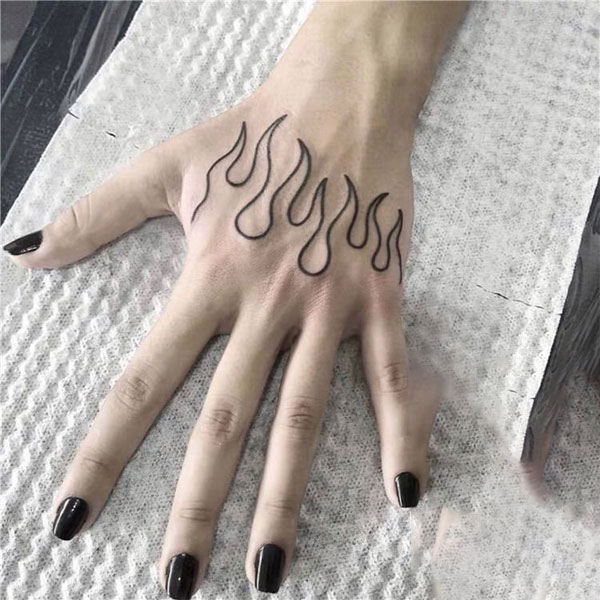 Tattoo ngọn lửa bàn tay