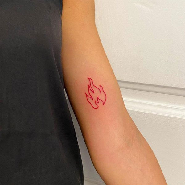 Tattoo ngọn lửa bắp tay đẹp