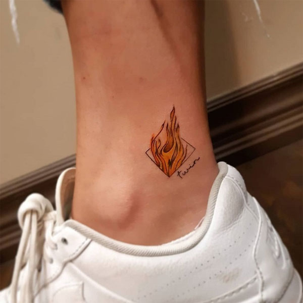 Tattoo ngọn lửa cổ chân đẹp