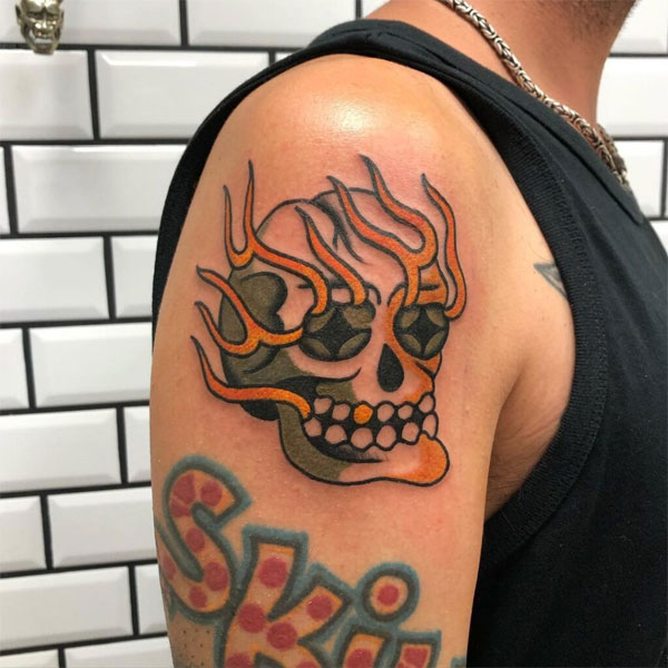 Tattoo ngọn lửa đầu lâu