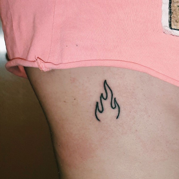 Tattoo ngọn lửa nhỏ đẹp