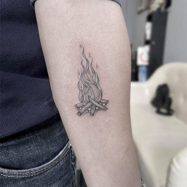 Tattoo ngọn lửa tay đẹp