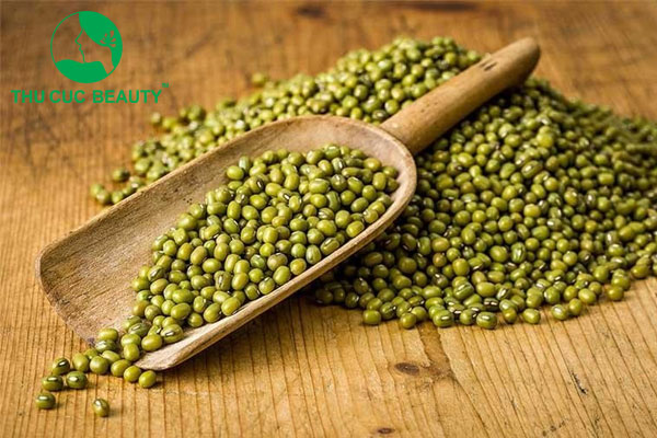 Nâng mũi ăn đậu xanh được không?