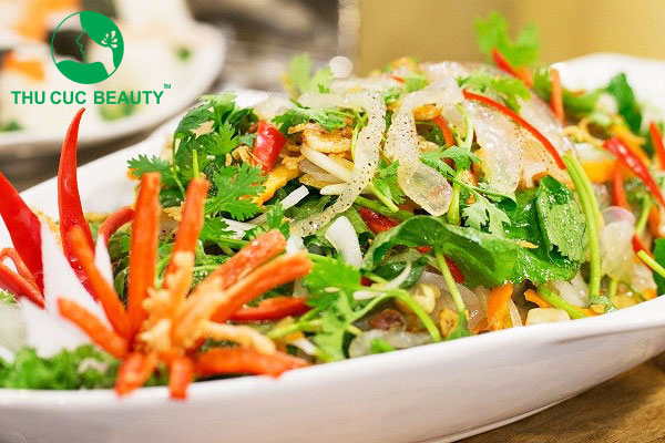 Nâng mũi ăn sứa được không?