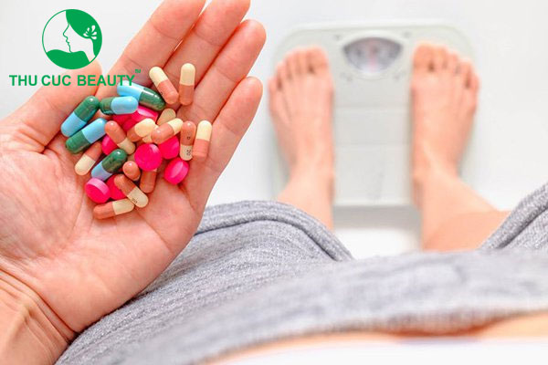 Nâng ngực có được uống thuốc giảm cân không?