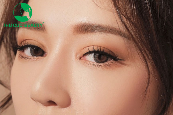 Nhấn mí có hại không? Cần lưu ý gì khi thực hiện?