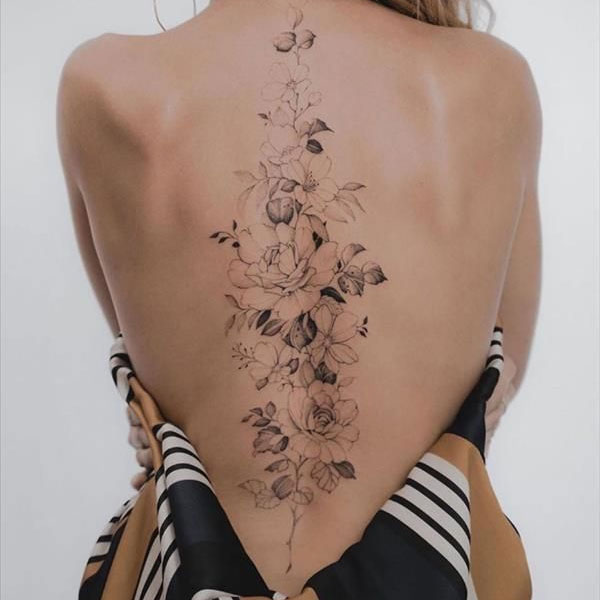Tattoo dọc sống lưng dãy hoa hồng đẹp