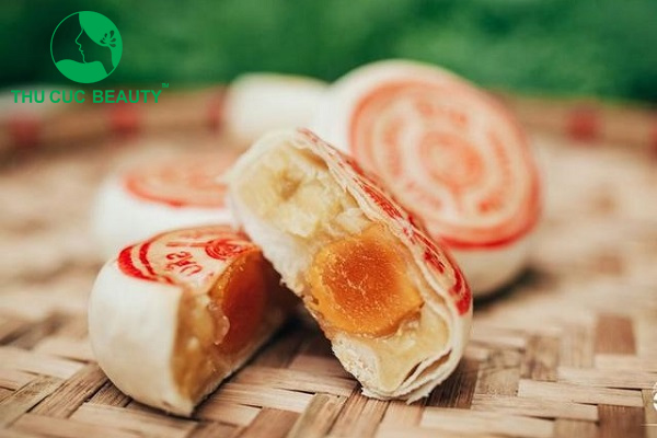 Nâng mũi ăn bánh pía được không?