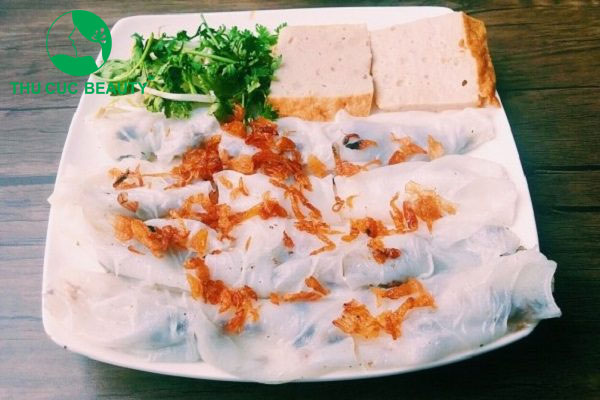 Nâng mũi ăn bánh ướt được không?