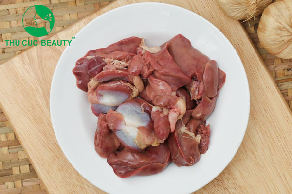 Nâng mũi ăn được lòng gà không?