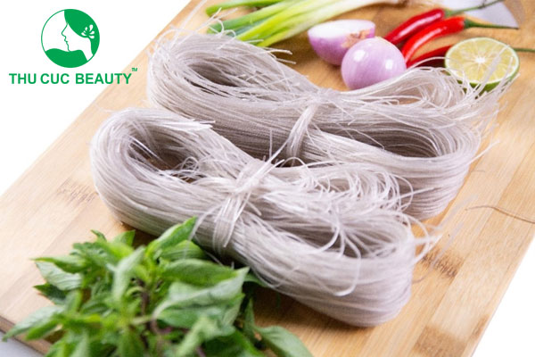 Nâng mũi ăn được miến không?