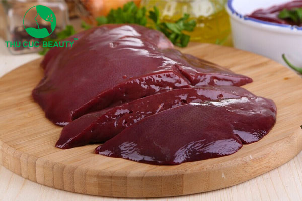 Nâng mũi ăn gan heo được không?