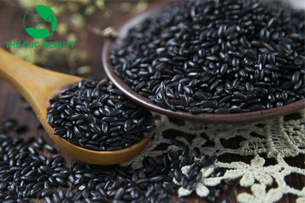 Nâng mũi ăn gạo lứt được không?