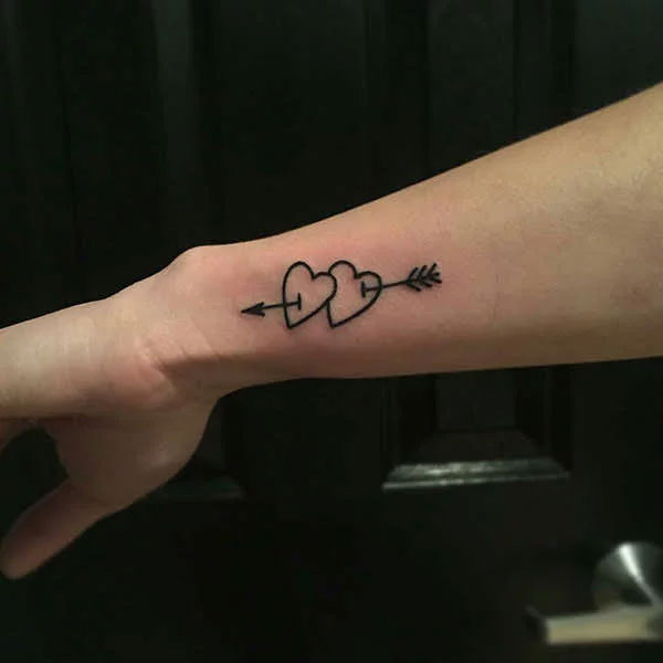 Tattoo 1 nét 2 trái tim