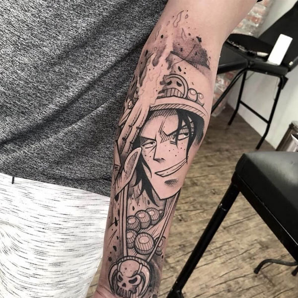 Tattoo ace ở cánh tay