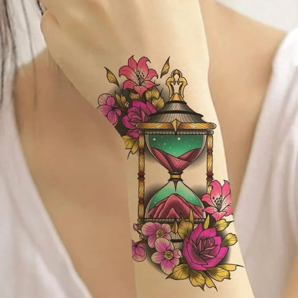 Tattoo đồng hồ cát và hoa hồng đẹp