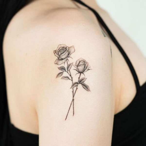 Tattoo hoa hồng đen mini