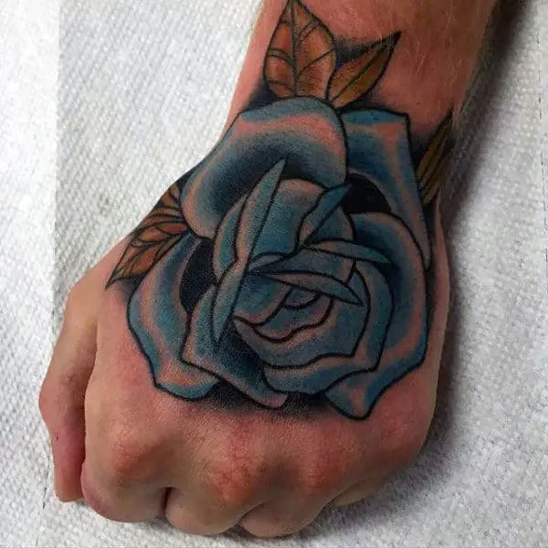 Tattoo hoa hồng xanh bàn tay siêu đẹp