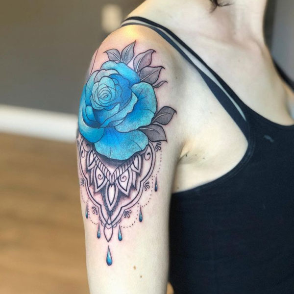 Tattoo hoa hồng xanh bắp tay cực đẹp