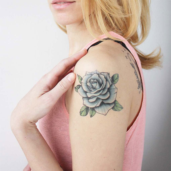Tattoo hoa hồng xanh đẹp cho nữ