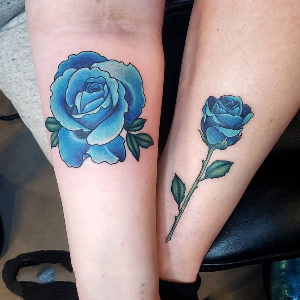 Tattoo hoa hồng xanh đôi