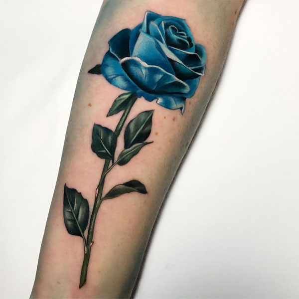 Tattoo hoa hồng xanh màu đẹp