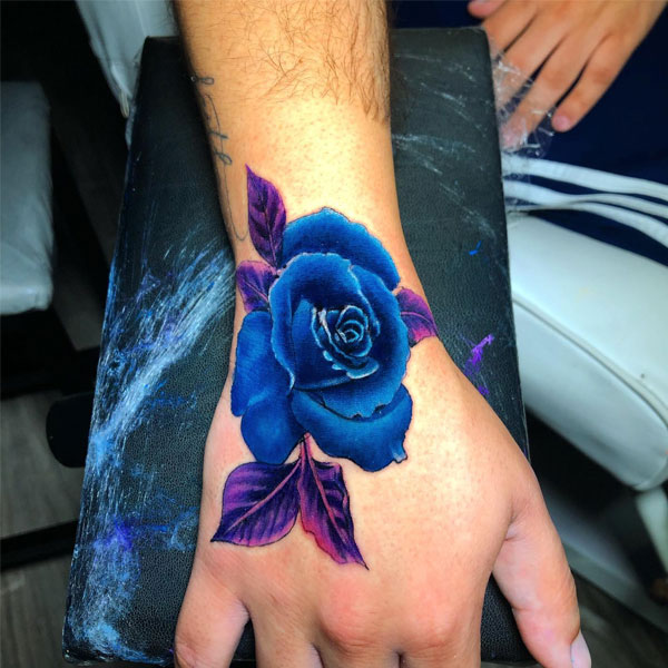 Tattoo hoa hồng xanh nhỏ dễ thương