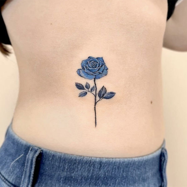 Tattoo hoa hồng xanh nhỏ đẹp cho nữ