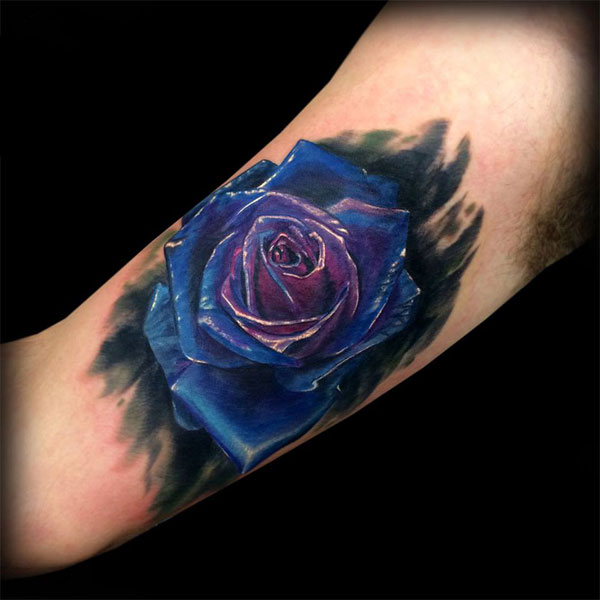 Tattoo hoa hồng xanh rực rỡ