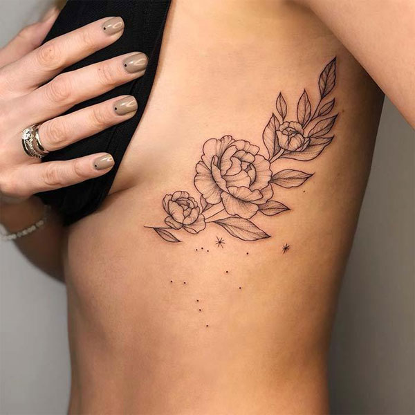 Tattoo hoa mẫu đơn ở ngực