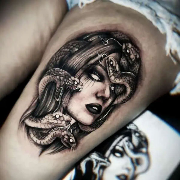 Tattoo medusa cực chất ở đùi