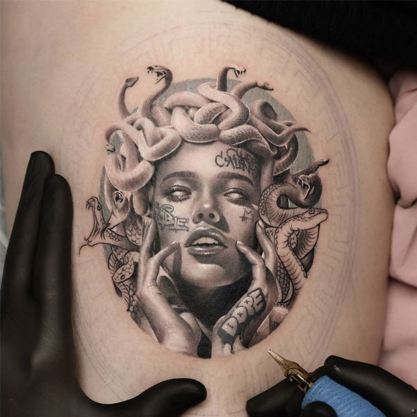 Tattoo medusa cực kỳ ngầu