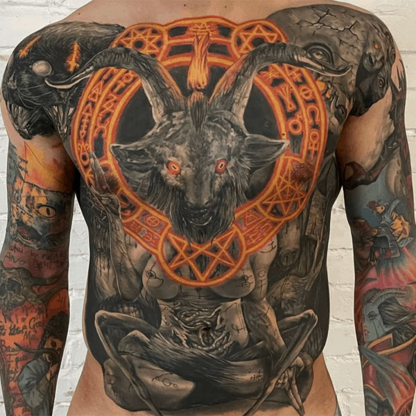 Tattoo quỷ satan kín ngực