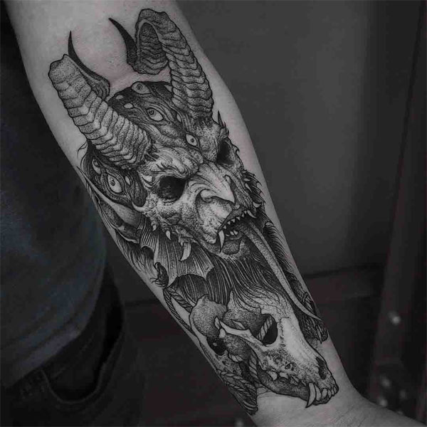 Tattoo quỷ satan ở tay