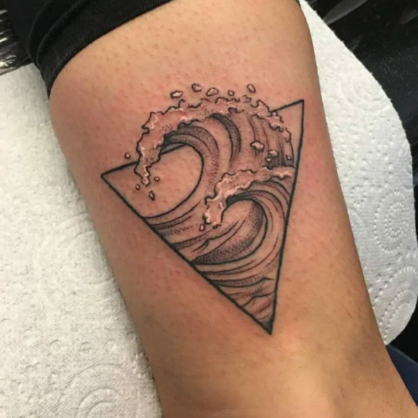 Tattoo sóng biển nam đẹp